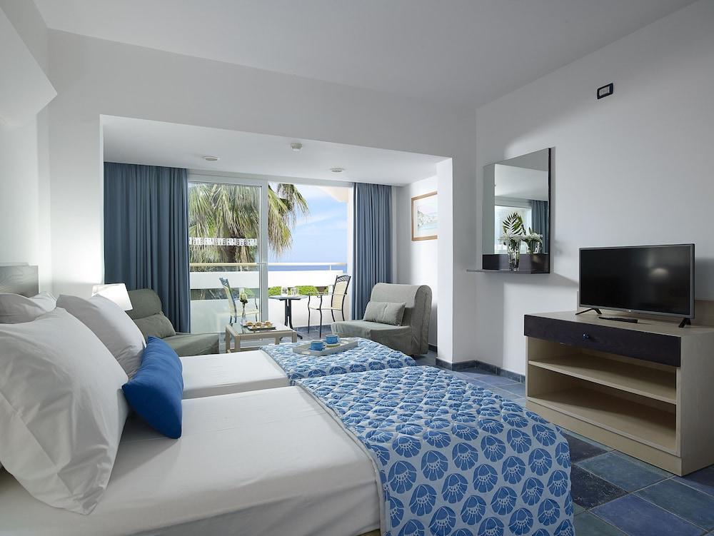 Elissa Adults-Only Lifestyle Beach Resort Kallithea  Bagian luar foto A typical hotel room